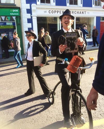 Walkabout entertainment